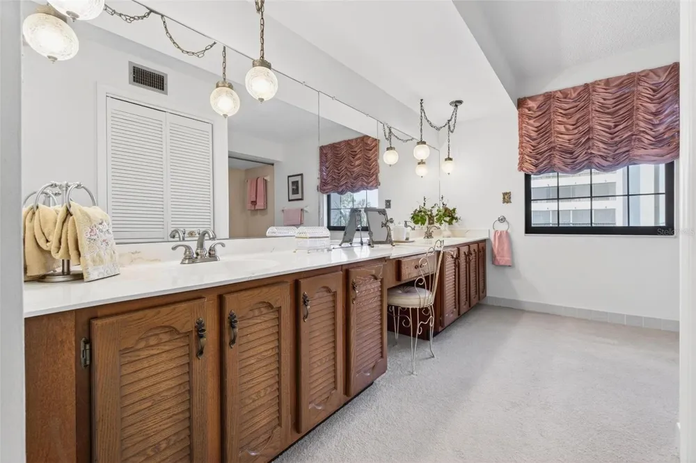 14820 RUE DE BAYONNE #302 Clearwater, FL 33762