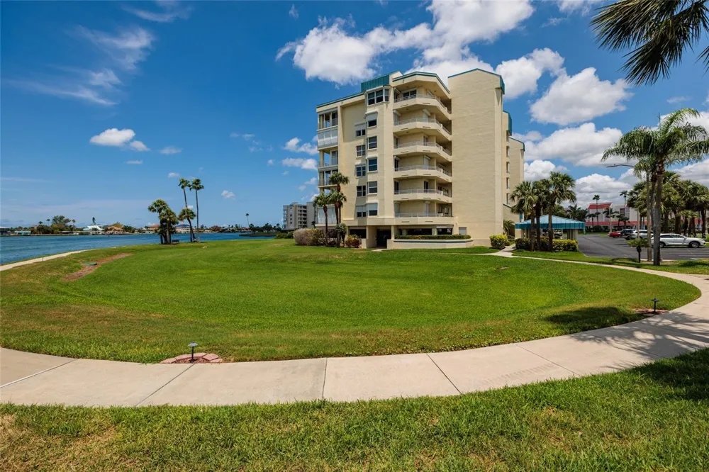 7862 SAILBOAT KEY BOULEVARD S #506 South Pasadena, FL 33707