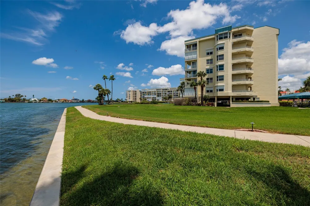 7862 SAILBOAT KEY BOULEVARD S #506 South Pasadena, FL 33707