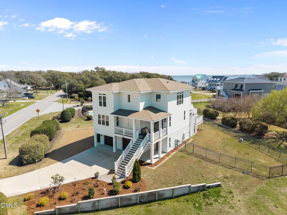 2616 Lennoxville Road Beaufort, NC 28516
