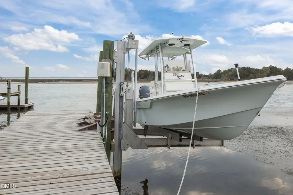 2616 Lennoxville Road Beaufort, NC 28516