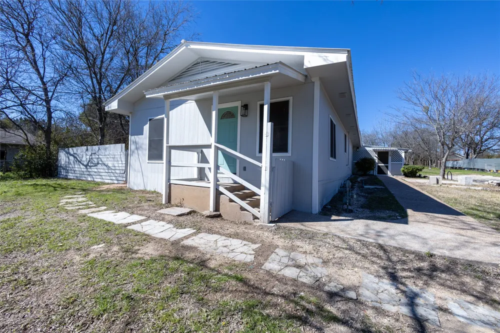 2304 Thrasher Lane #A Austin, TX 78741