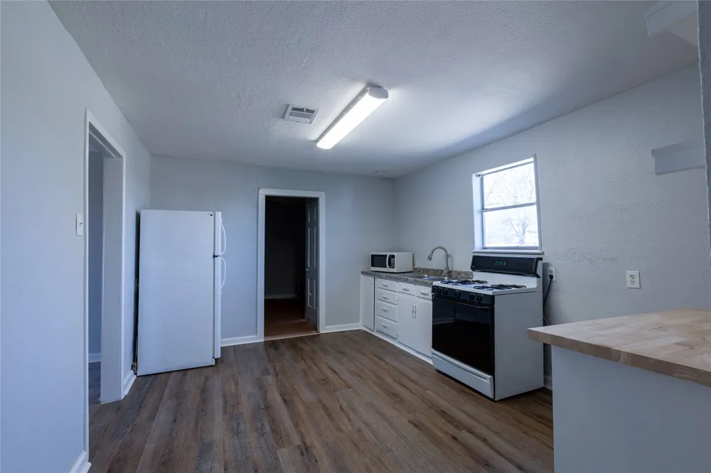2304 Thrasher Lane #A Austin, TX 78741