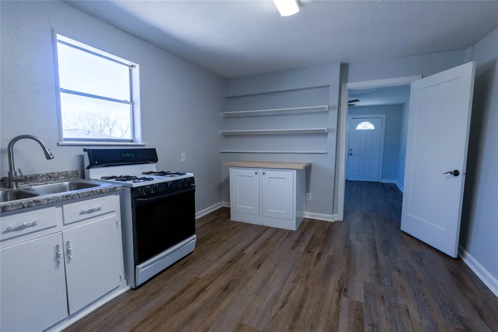 2304 Thrasher Lane #A Austin, TX 78741