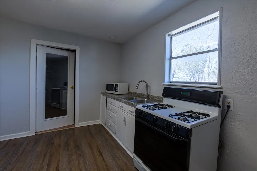 2304 Thrasher Lane #A Austin, TX 78741
