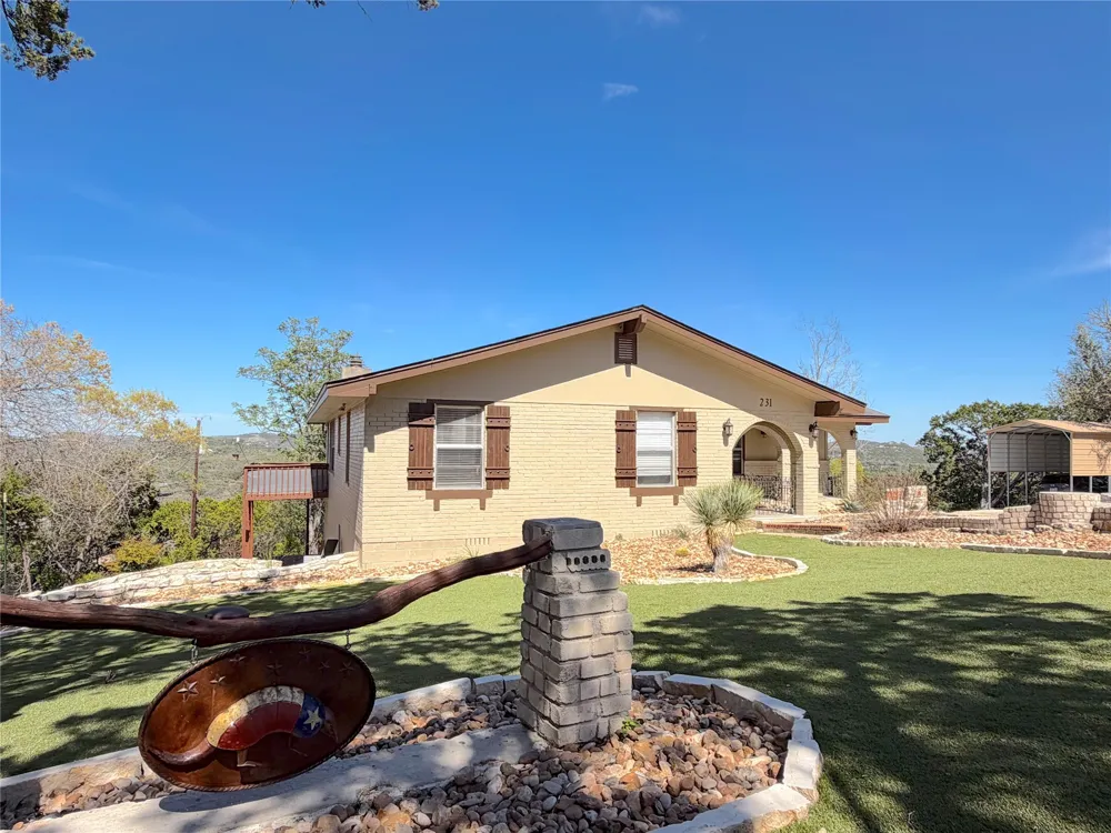 231 Vip Drive Canyon Lake, TX 78133