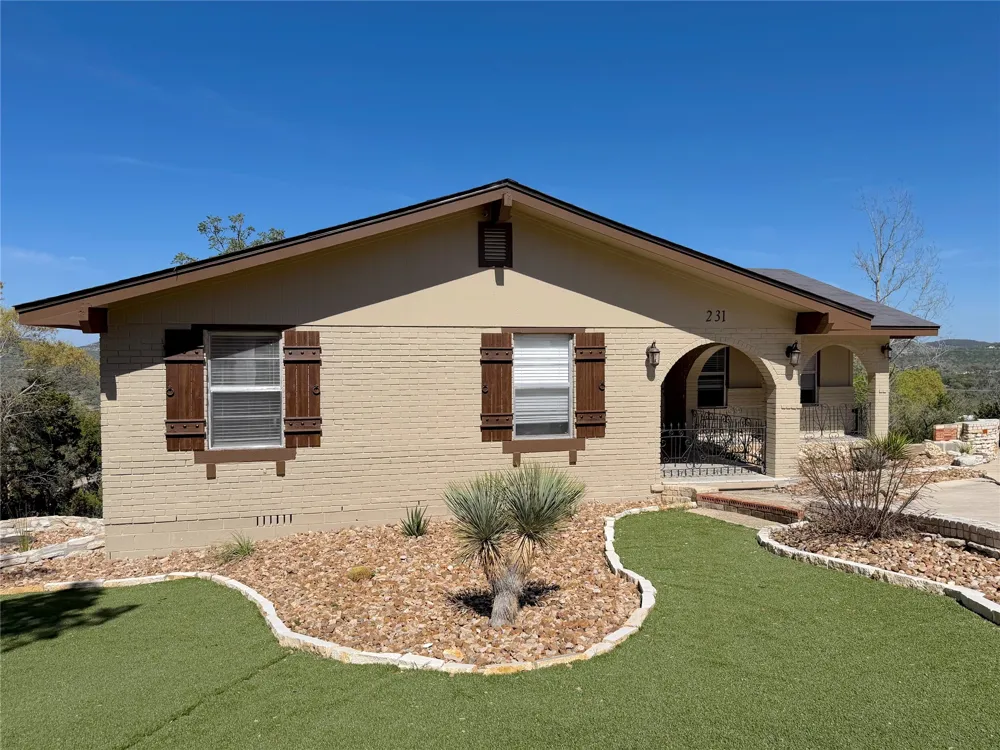 231 Vip Drive Canyon Lake, TX 78133
