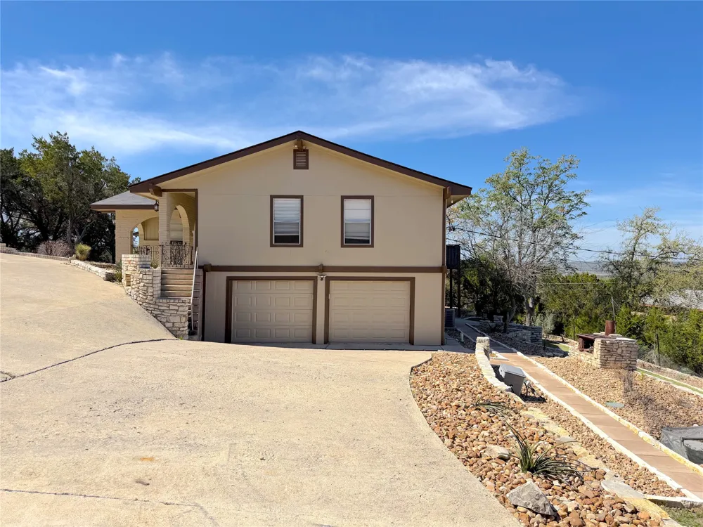 231 Vip Drive Canyon Lake, TX 78133