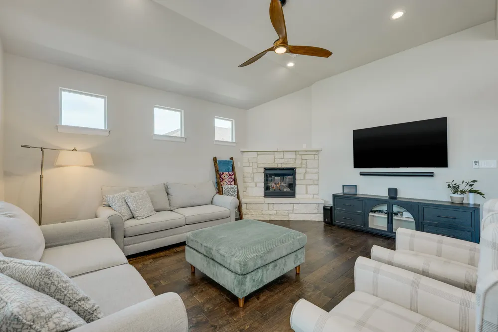 3300 Venezia View Leander, TX 78641