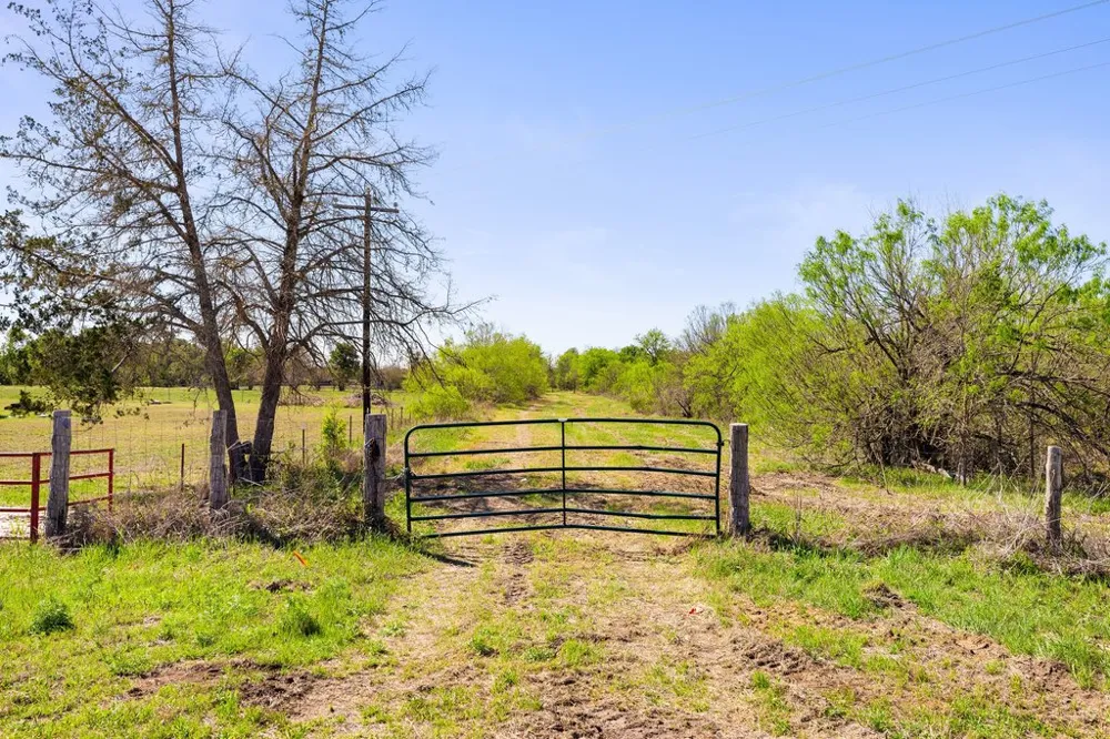 8530 FM 153 La Grange, TX 78945