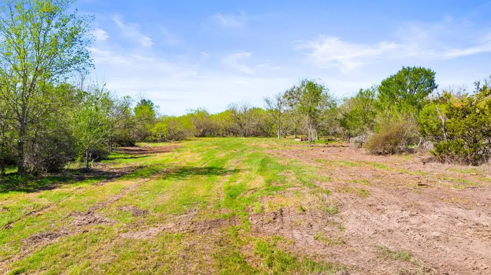 8530 FM 153 La Grange, TX 78945