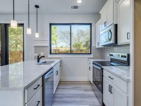 206 E Wonsley Drive #2
