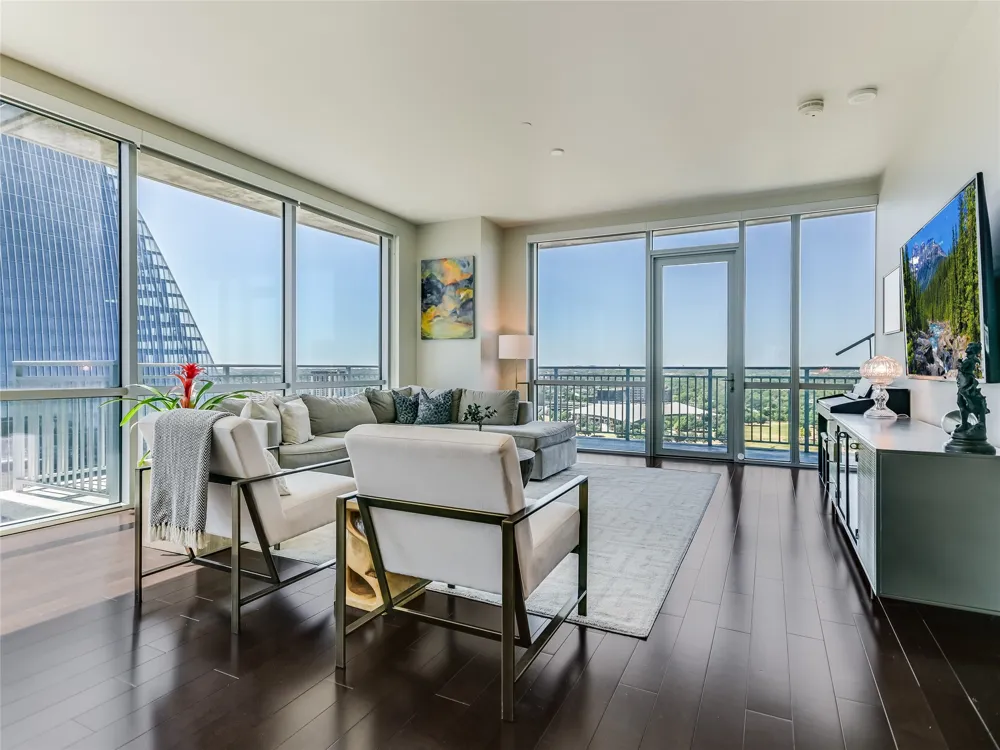 222 West Avenue #1901 Austin, TX 78701