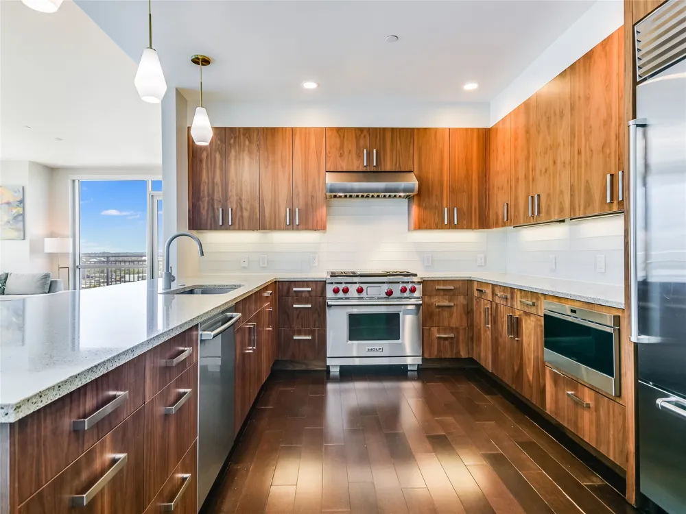 222 West Avenue #1901 Austin, TX 78701