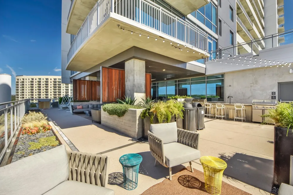 222 West Avenue #1901 Austin, TX 78701