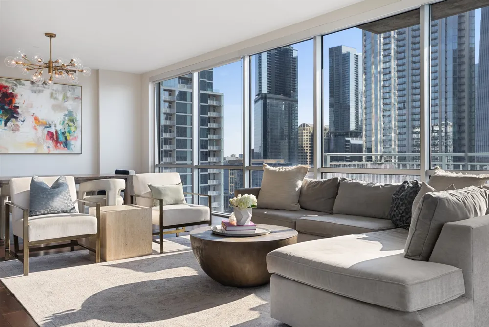 222 West Avenue #1901 Austin, TX 78701
