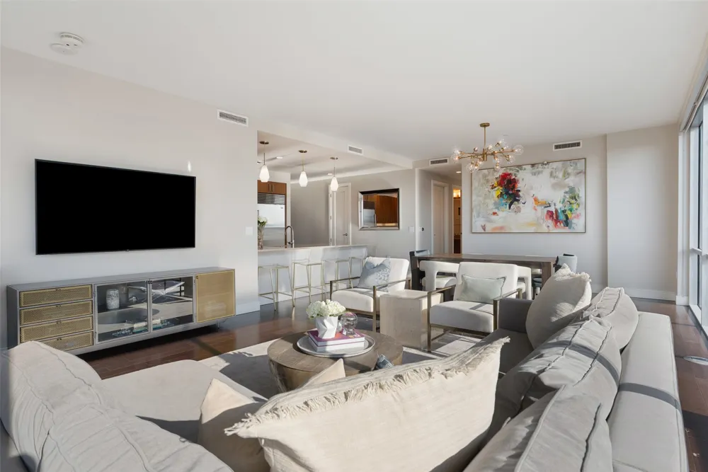 222 West Avenue #1901 Austin, TX 78701