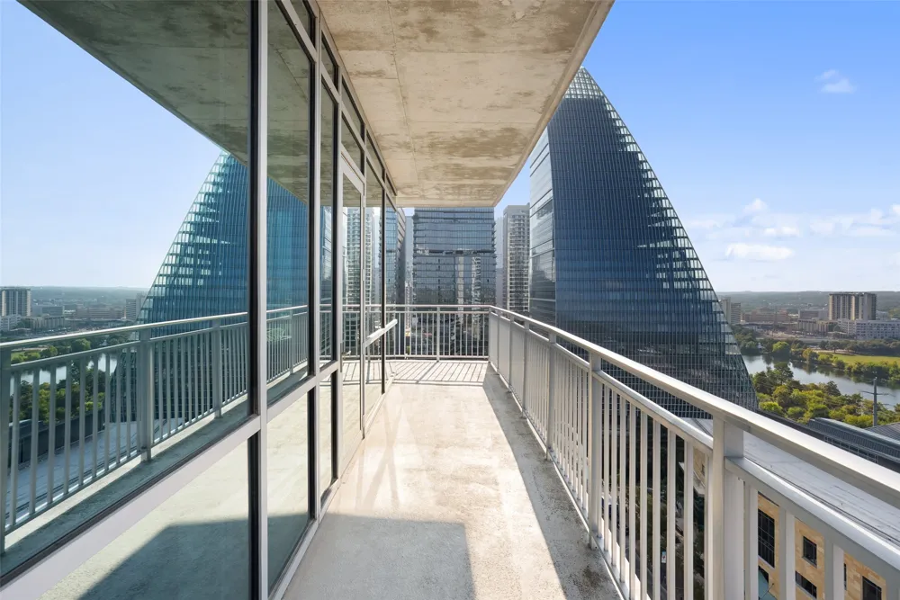 222 West Avenue #1901 Austin, TX 78701