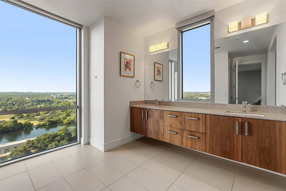 222 West Avenue #1901 Austin, TX 78701