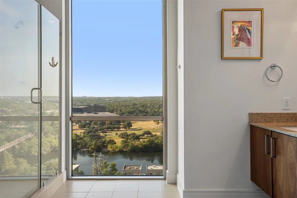 222 West Avenue #1901 Austin, TX 78701