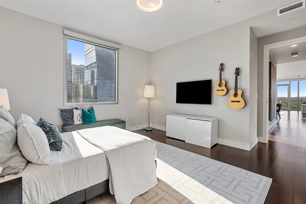 222 West Avenue #1901 Austin, TX 78701