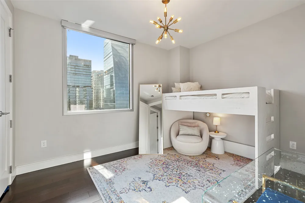 222 West Avenue #1901 Austin, TX 78701