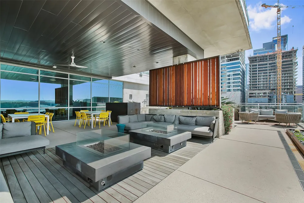 222 West Avenue #1901 Austin, TX 78701
