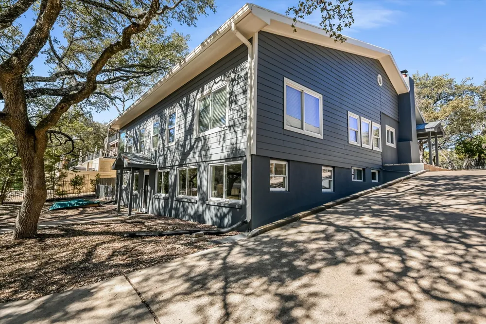 6111 Hudson Bend Road Austin, TX 78734