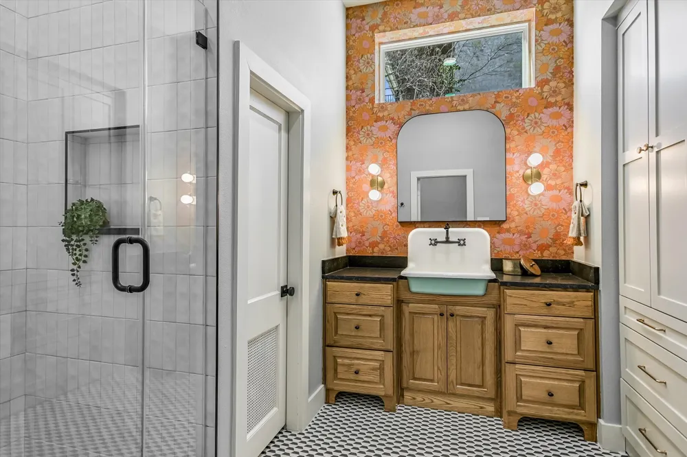 6111 Hudson Bend Road Austin, TX 78734