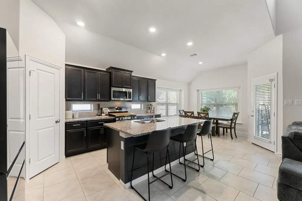 2233 Sauterne Drive Leander, TX 78641