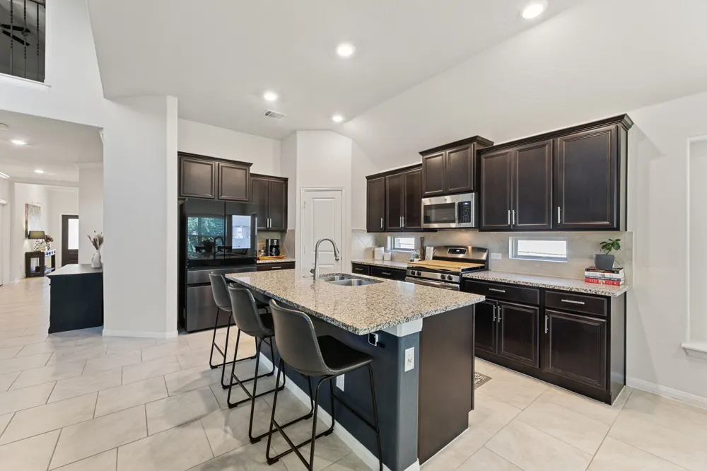 2233 Sauterne Drive Leander, TX 78641