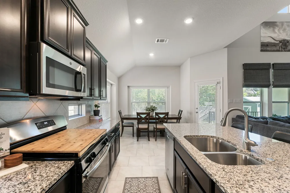 2233 Sauterne Drive Leander, TX 78641