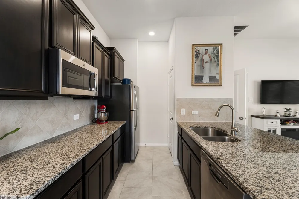 2233 Sauterne Drive Leander, TX 78641