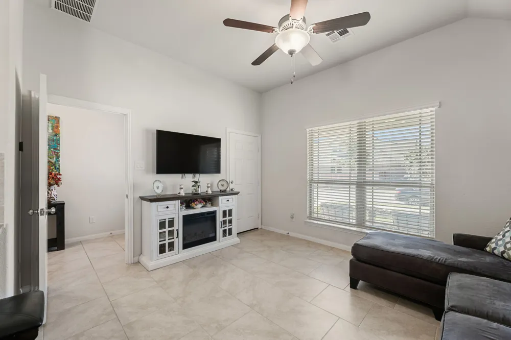 2233 Sauterne Drive Leander, TX 78641