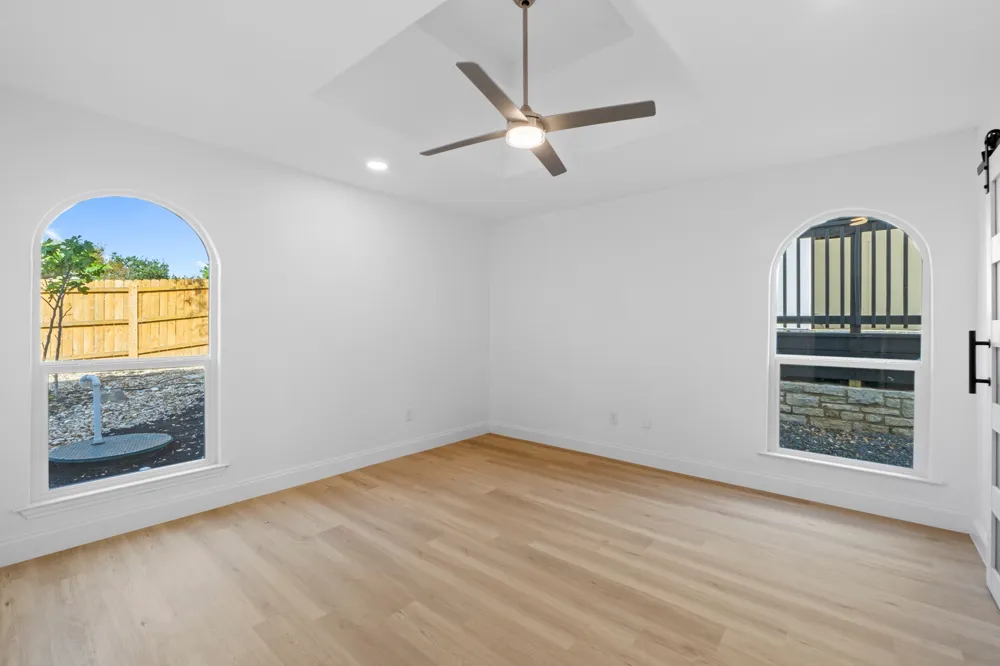 18702 Lakeland Drive Point Venture, TX 78645