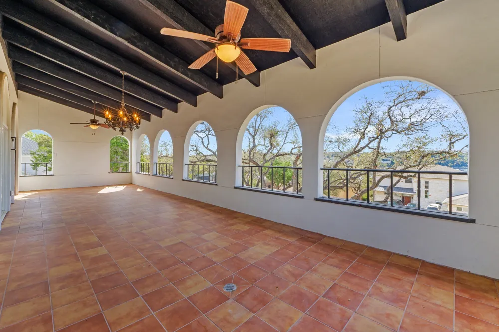 18702 Lakeland Drive Point Venture, TX 78645