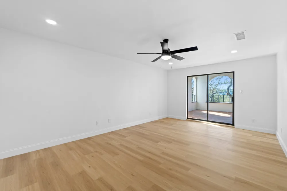 18702 Lakeland Drive Point Venture, TX 78645