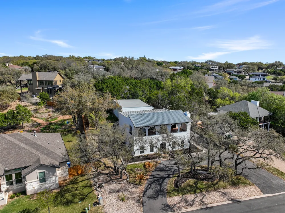 18702 Lakeland Drive Point Venture, TX 78645