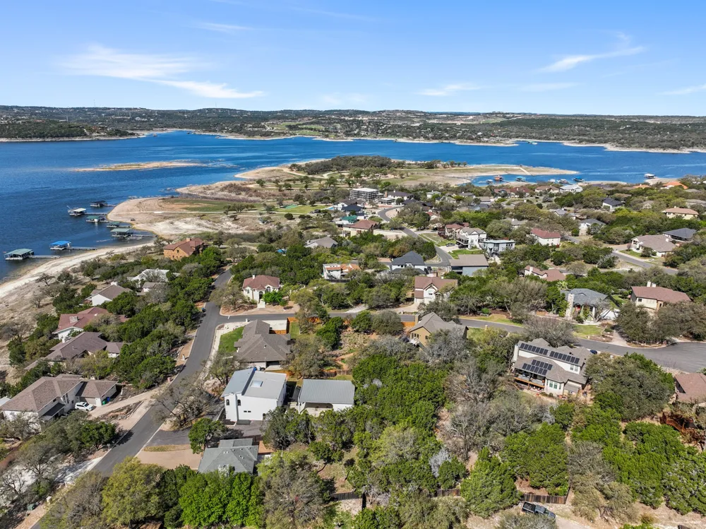 18702 Lakeland Drive Point Venture, TX 78645