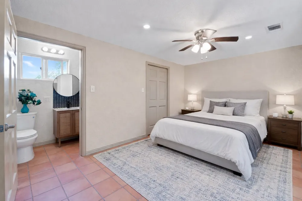 18702 Lakeland Drive Point Venture, TX 78645