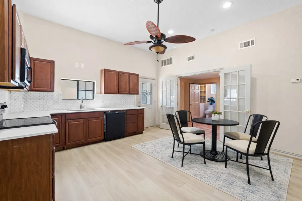 18702 Lakeland Drive Point Venture, TX 78645
