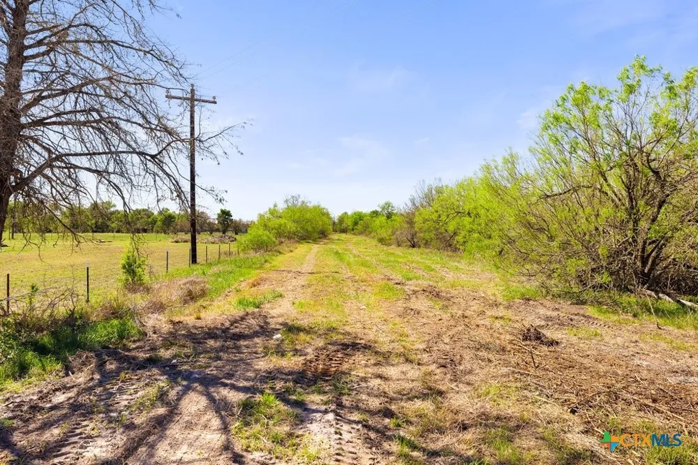8530 FM-153 La Grange, TX 78945