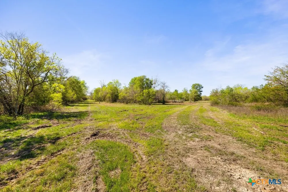 8530 FM-153 La Grange, TX 78945