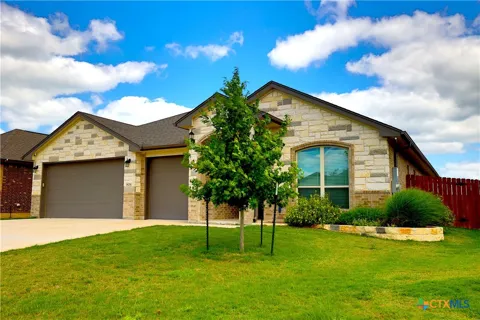 806 Eagle Crest Cove