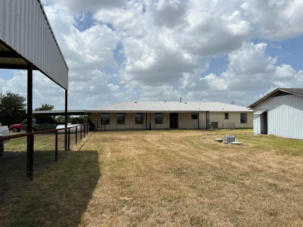 918 Fairway Drive Navasota, TX 77868