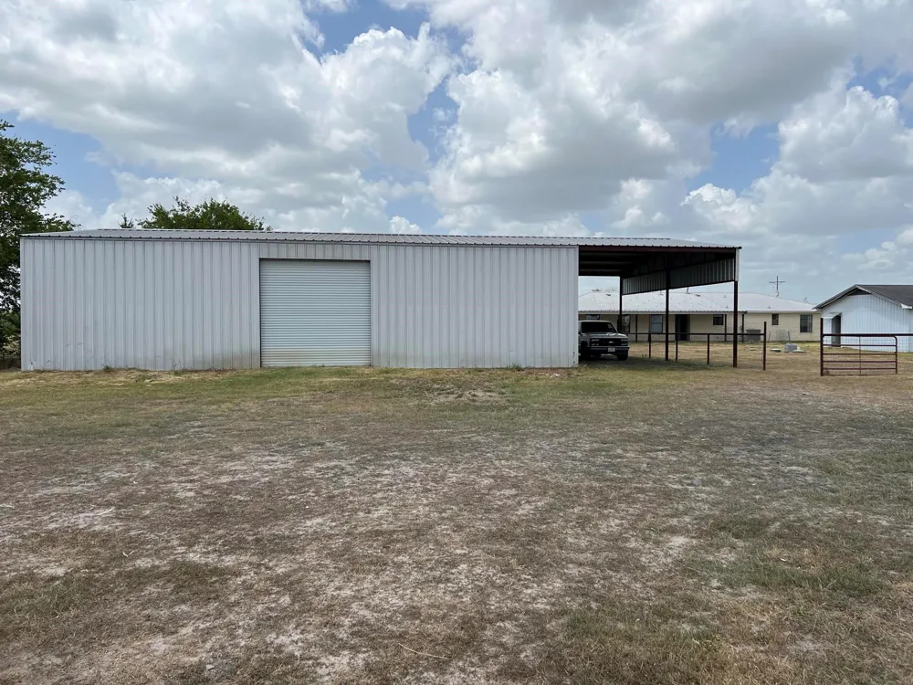 918 Fairway Drive Navasota, TX 77868