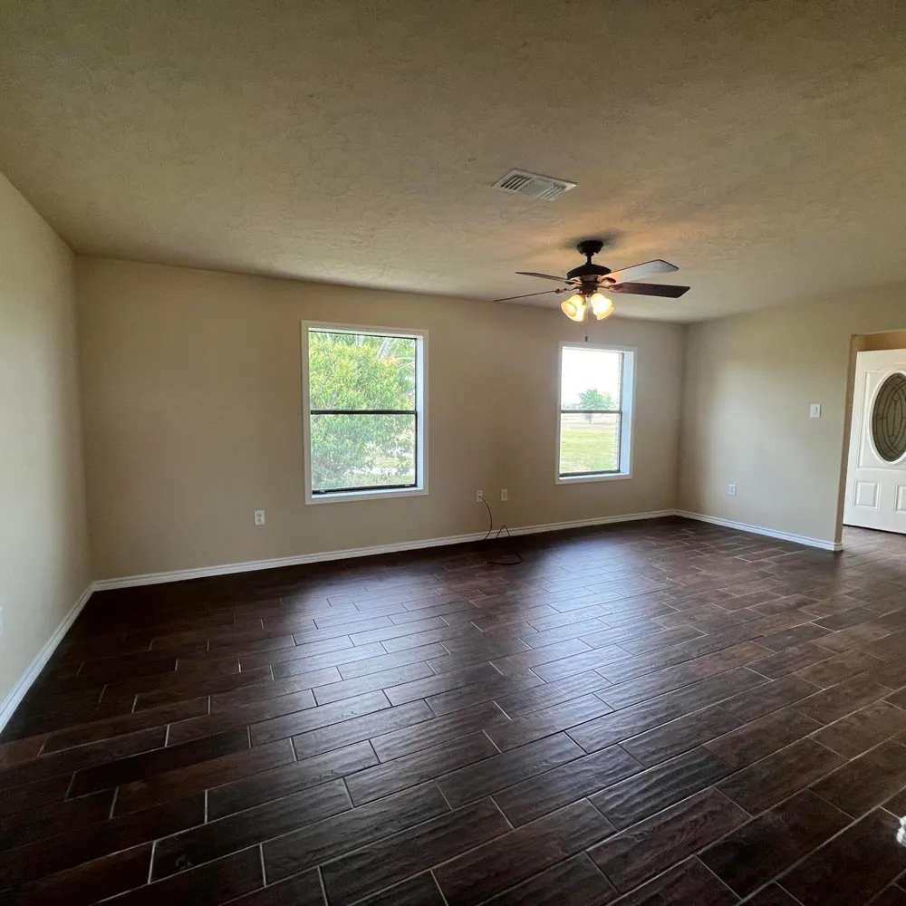 918 Fairway Drive Navasota, TX 77868