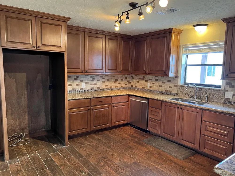 918 Fairway Drive Navasota, TX 77868