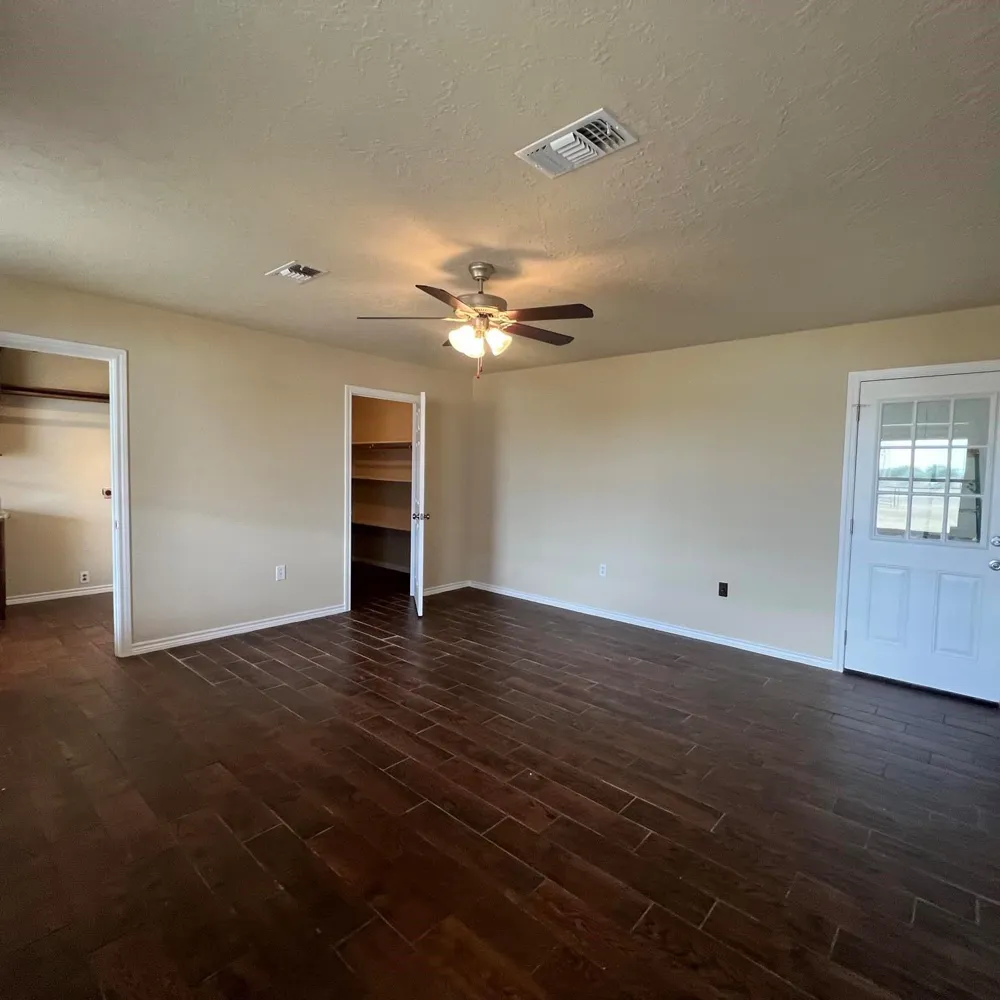 918 Fairway Drive Navasota, TX 77868