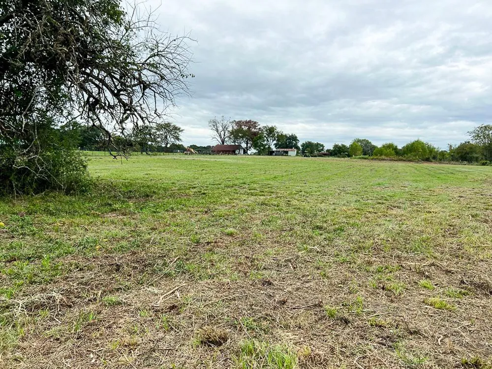 4 Cr 319 Navasota, TX 77868